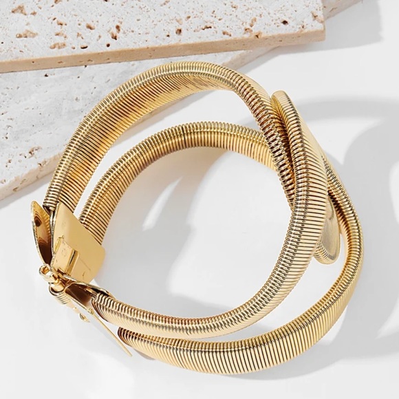 Cuff Hinged Bracelet - Picture 4 of 5